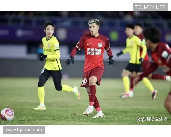 南京篮球队配合问题引发热议球迷对战术执行和球员默契度展开激烈讨论