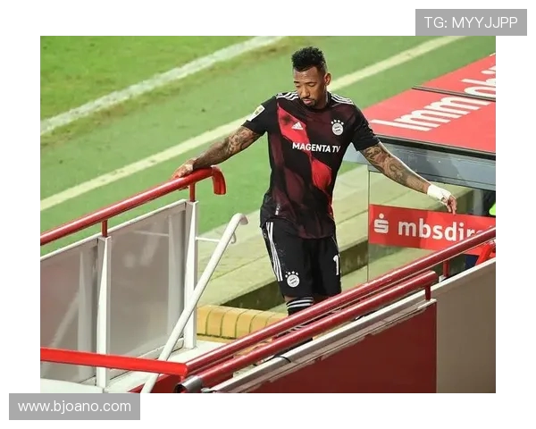 博阿滕与拉莫斯的巅峰对决谁能在绿茵场上笑到最后